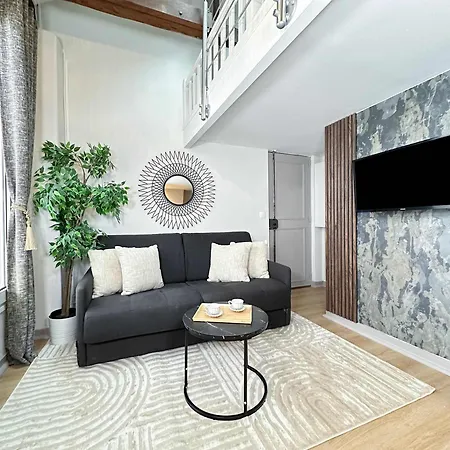 Appartamento Stylish Duplex In Front Of Buttes-chaumont Parigi
